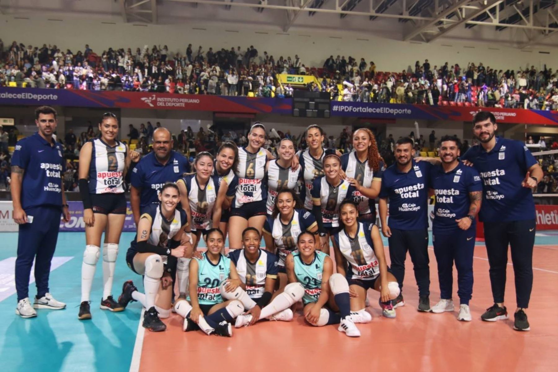 Alianza Lima tiene ventaja en la final al vencer al Regatas Lima en el primer partido