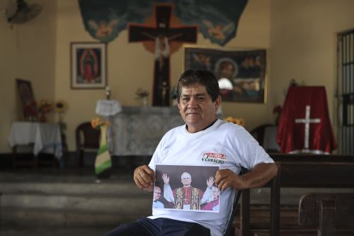 Conoce la historia de Héctor Camacho, compadre y exmonaguillo del papa León XIV