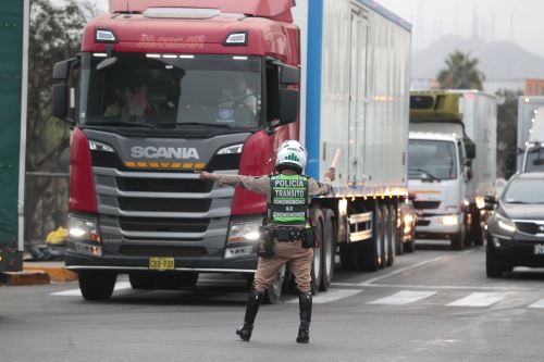 Desde hoy restringen paso de vehículos pesados en Morales Duárez