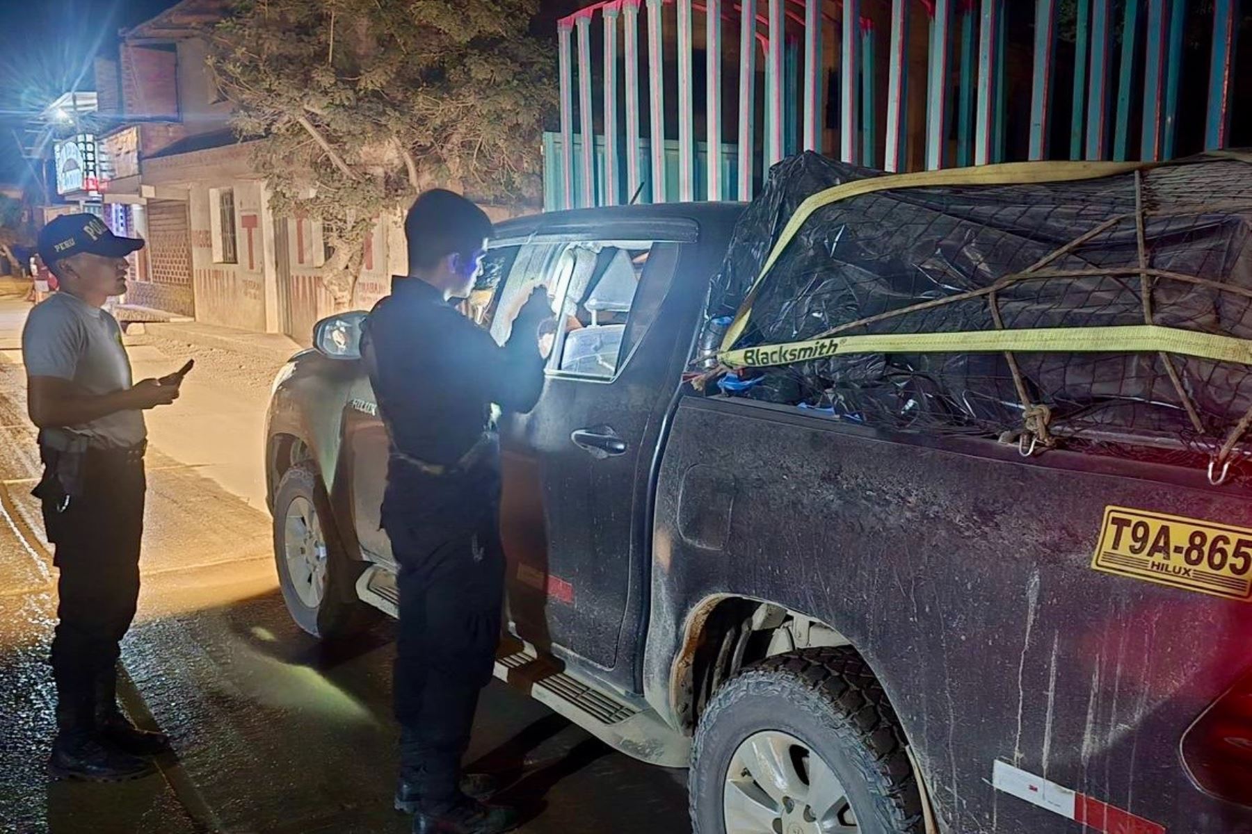 Fuerzas del orden intervinieron un establecimiento nocturno donde se encontraban ocho hombres y cinco mujeres, en flagrante incumplimiento de la orden de inmovilización social vigente. Foto: Difusión