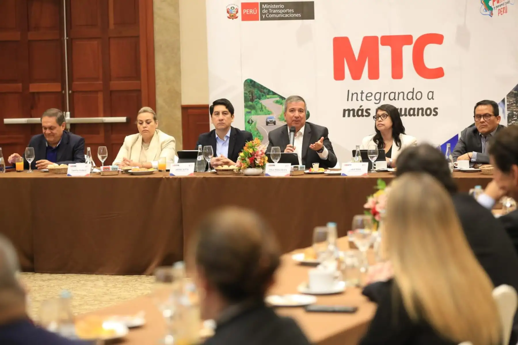 El ministro de Transportes y Comunicaciones, Raúl Pérez Reyes, informó hoy que la magnitud de los proyectos gestionados por su sector aumentó de manera exponencial en los últimos años.  ANDINA/Difusión