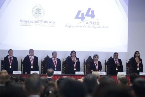 La fiscal de la Nación preside la ceremonia por el 44.° aniversario del Ministerio Público y Día del Fiscal