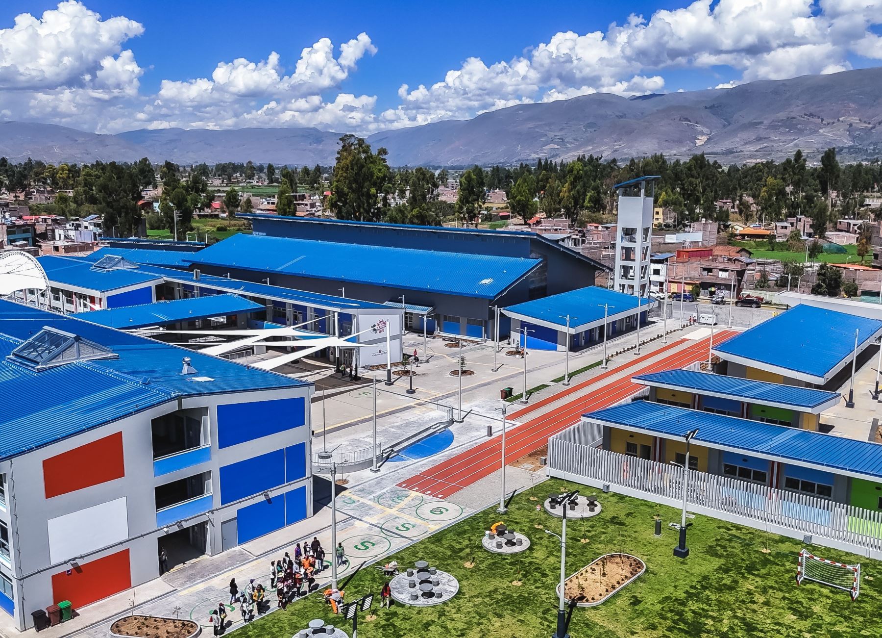 Cerca de 100 millones de soles demandó las obras de modernización de la Escuela Bicentenario 19 de abril en el distrito y provincia de Chupaca, región Junín. ANDINA/Difusión