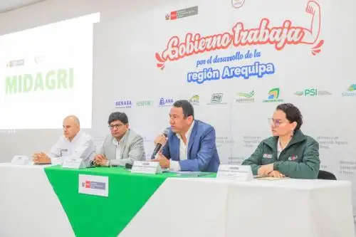 Ministro de Desarrollo Agrario y Riego, Angel Manero, anuncia en Arequipa que a inicios del 2026 se iniciarán las obras de Majes Siguas II. Foto: Cortesía.