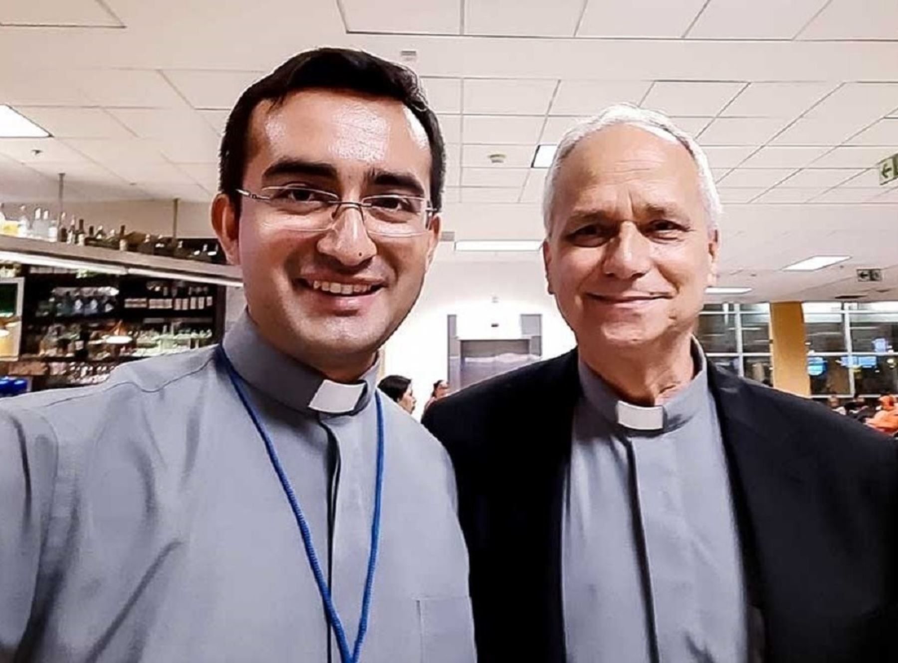 El secretario personal del papa León XIV, el sacerdote peruano Edgard Iván Rimaycun hizo hoy su primera aparición pública en una actividad realizada en el Vaticano.