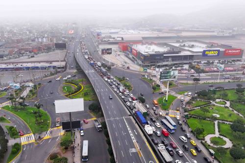 Panorama del movimiento de ciudadanos en Lima Metropolitana durante el anunciado paro de transportes convocado para hoy 14 de mayo en Panamericana Norte