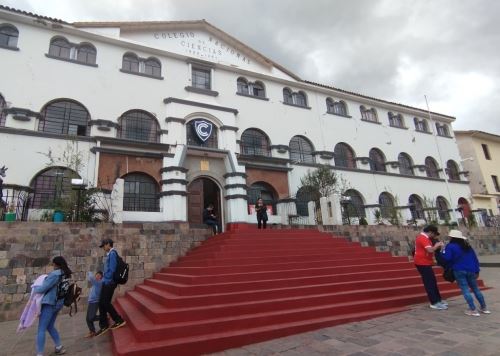 La Gerencia Regional de Educación de Cusco dispuso la suspensión de labores presenciales en colegios hoy miércoles 14 de mayo y que los estudiantes reciban sus clases de manera virtual ante el paro convocado en esa región.