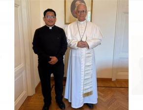 Chiclayo está en el corazón del papa León XIV. A pesar de su recargada agenda el jefe de la Iglesia católica se dio tiempo para recibir a su amigo el párroco de la iglesia La Inmaculada, Hugo Sánchez. ANDINA/Difusión
