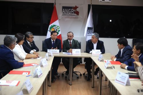 Presidente del Consejo de Ministros se reúne con autoridades de la Asamblea Nacional de Gobiernos Regionales