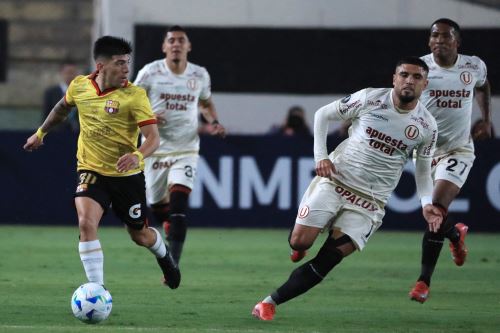 Universitario juega ante  Barcelona de Ecuador por la fase de grupos de la Copa Libertadores  en el estadio Monumental