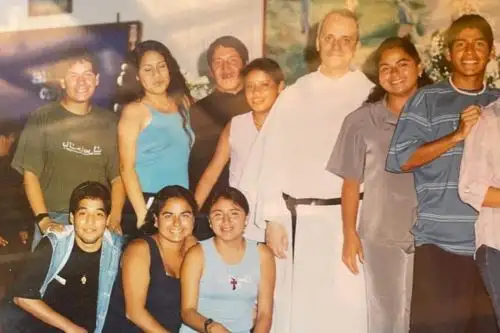 David Carranza, un integrante del grupo Jóvenes Amigos de Cristo de Trujillo en la década de 1990, asegura que Prevost sabe lo que significa construir desde abajo. Foto: Vatican News