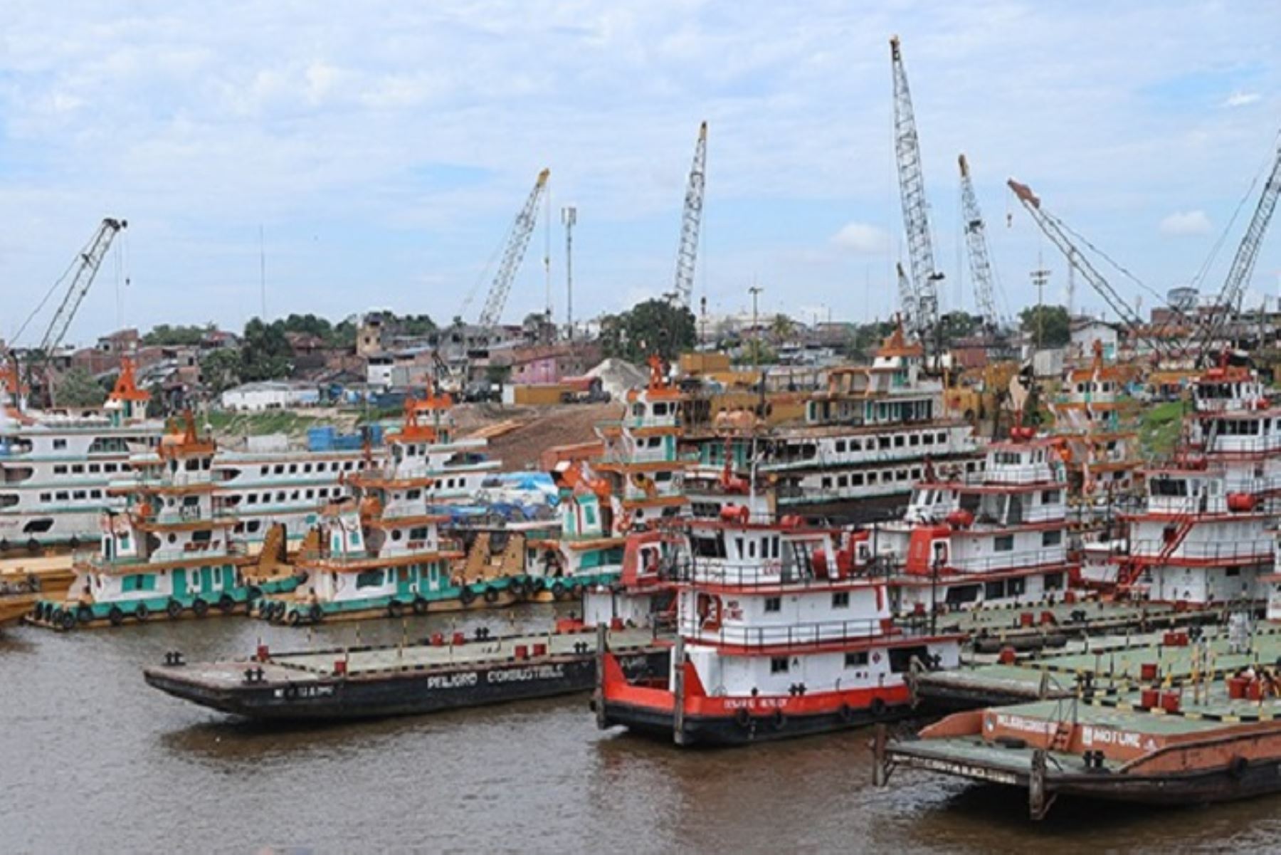 Punchana, ubicado en la margen del río Itaya y a pocos minutos de la ciudad de Iquitos, es un punto de alta actividad fluvial que actualmente no cuenta con infraestructura portuaria adecuada.