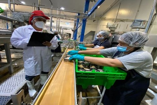 a Autoridad Nacional de Sanidad e Inocuidad en Pesca y Acuicultura (Sanipes), amplió su sistema de gestión antisoborno a las certificaciones sanitarias para productos hidrobiológicos en conserva para el mercado nacional. Foto: Cortesía.