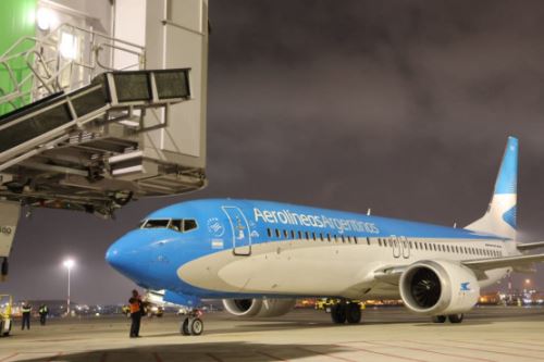 Primer vuelo internacional en recibir el nuevo terminal del Aeropuerto Internacional Jorge Chávez, procedente de Buenos Aires. ANDINA/Difusión