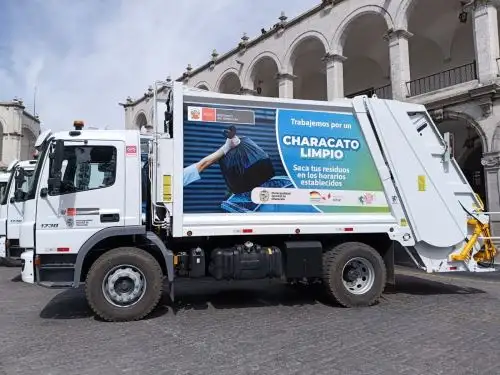 El Ministerio del Ambiente entregó 46 compactadoras a 18 distritos de Arequipa para mejorar la gestión de residuos sólidos en dichas jurisdicciones. ANDINA/Difusión