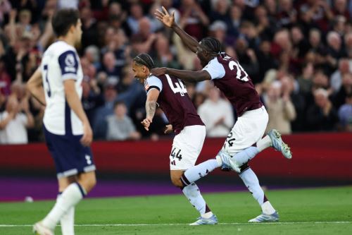 Aston Villa vence 2-0 al Tottenham por la Premier League