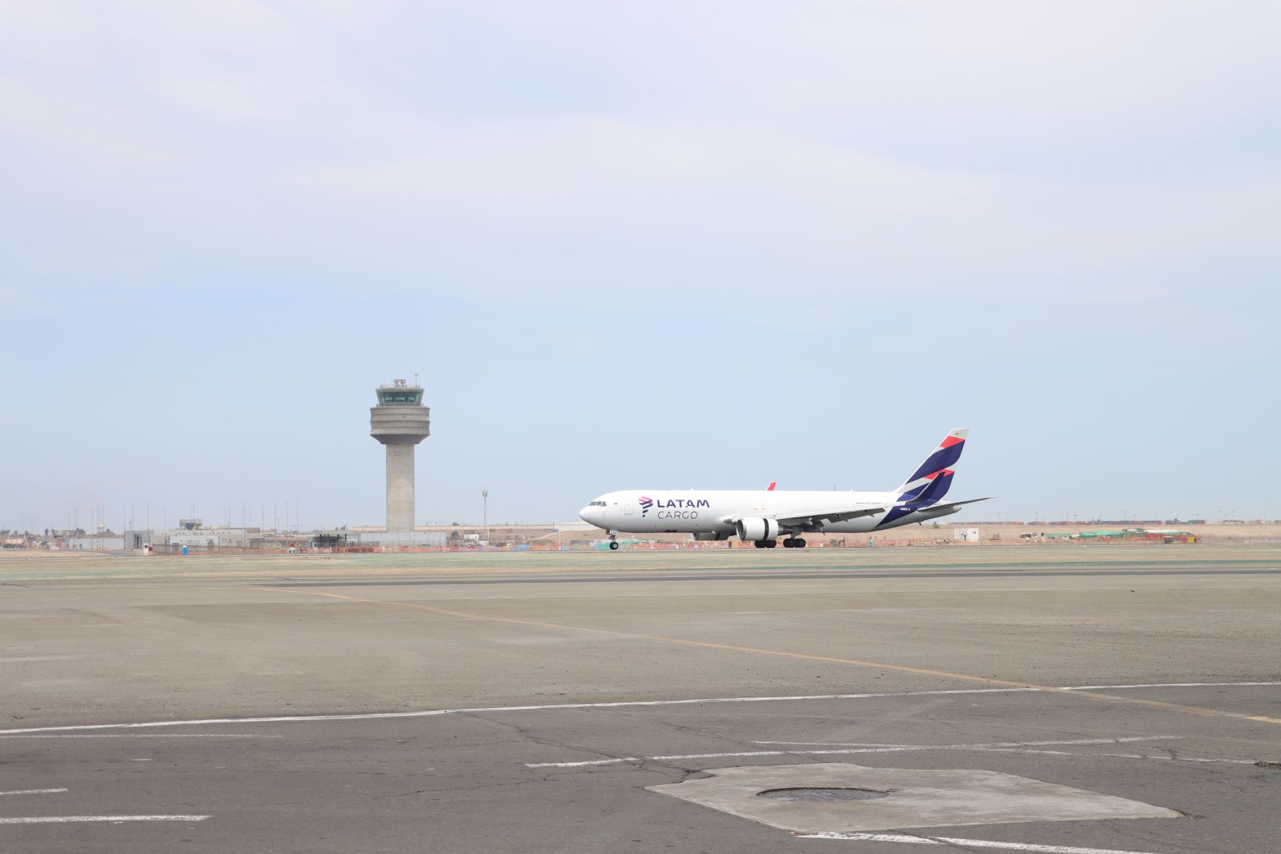 Los vuelos de ingreso y salida en el aeropuerto Jorge Chávez se suspenderán por 12 horas este domingo 1 de junio. Foto: ANDINA/Difusión