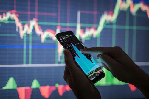 Trading e inversiones digitales en mercados. Foto: ANDINA/Difusión