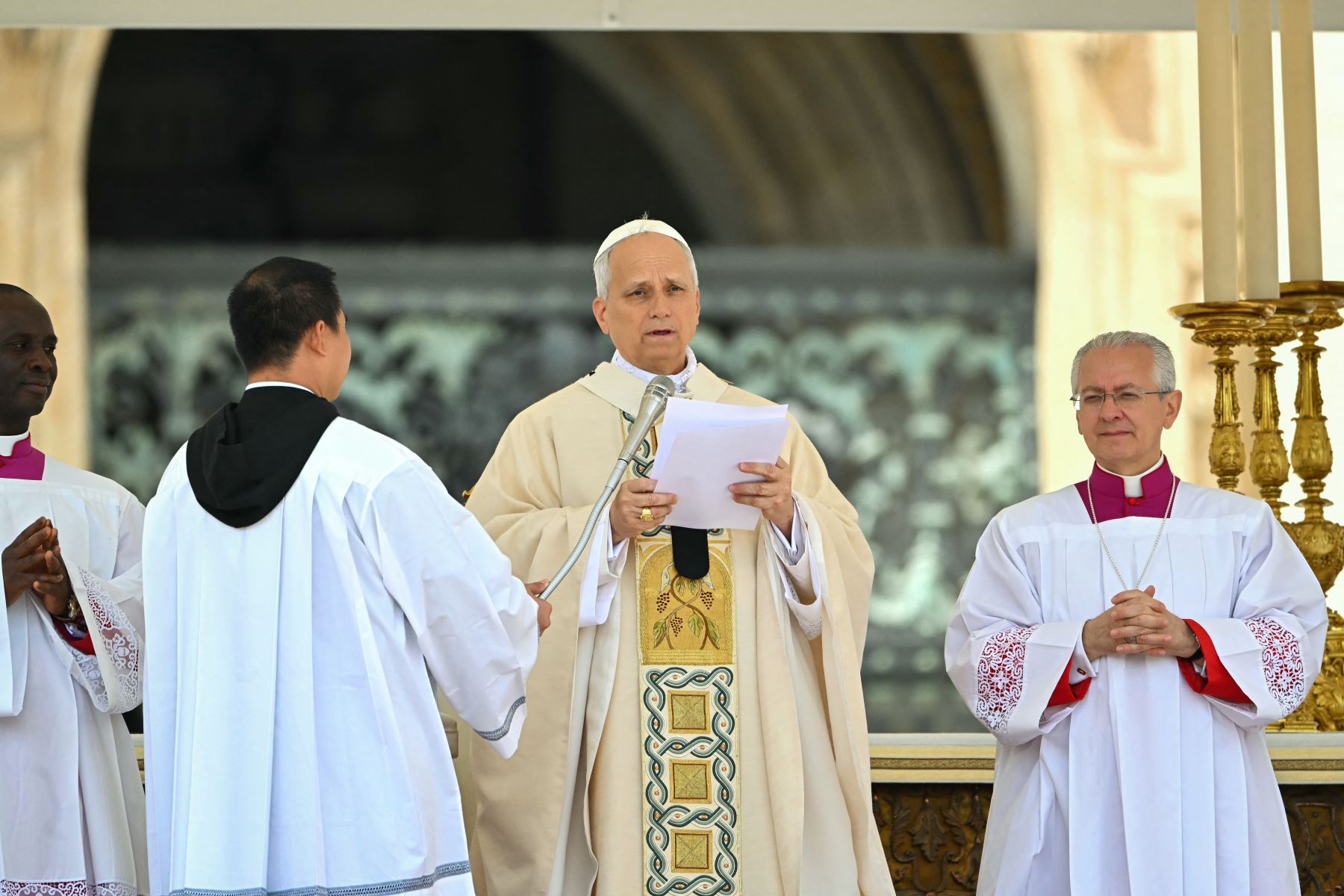 El Papa León XIV preside la Santa Misa de inicio de su pontificado en la plaza de San Pedro del Vaticano. AFP