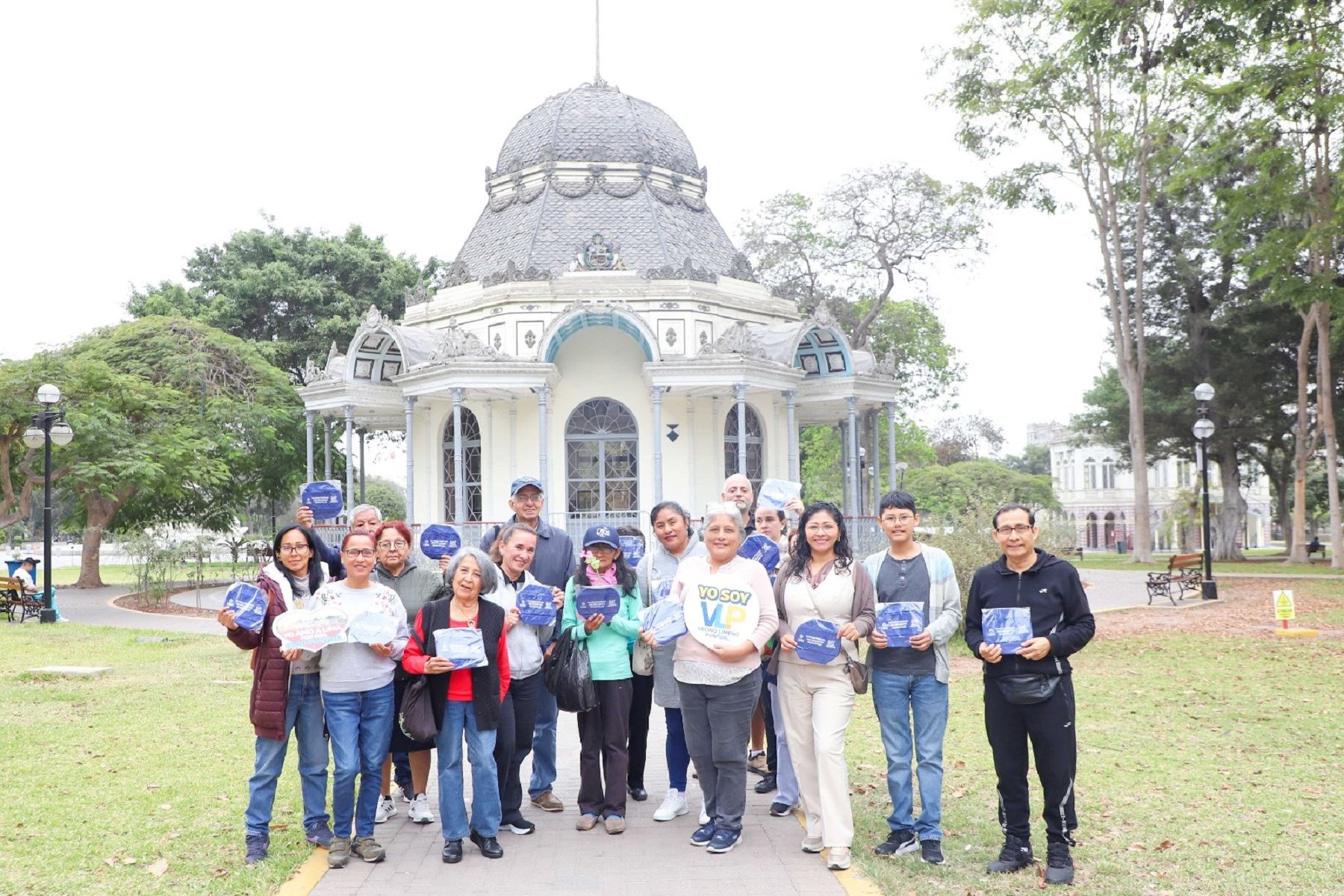 Contribuyentes puntuales de Cercado de Lima disfrutan visita guiada al MALI