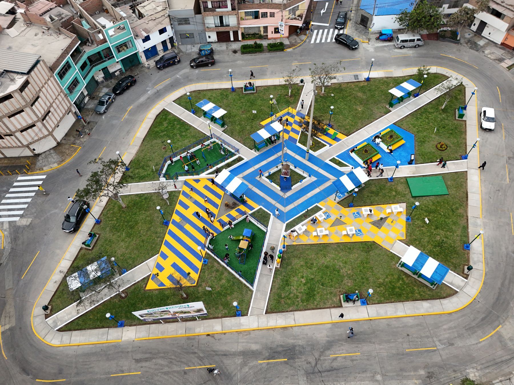 “El parque ‘Lobitos’ y el parque José Olaya hoy son una realidad para mis vecinos de la urbanización Perú que tanto lo han esperado.  Foto: Difusión