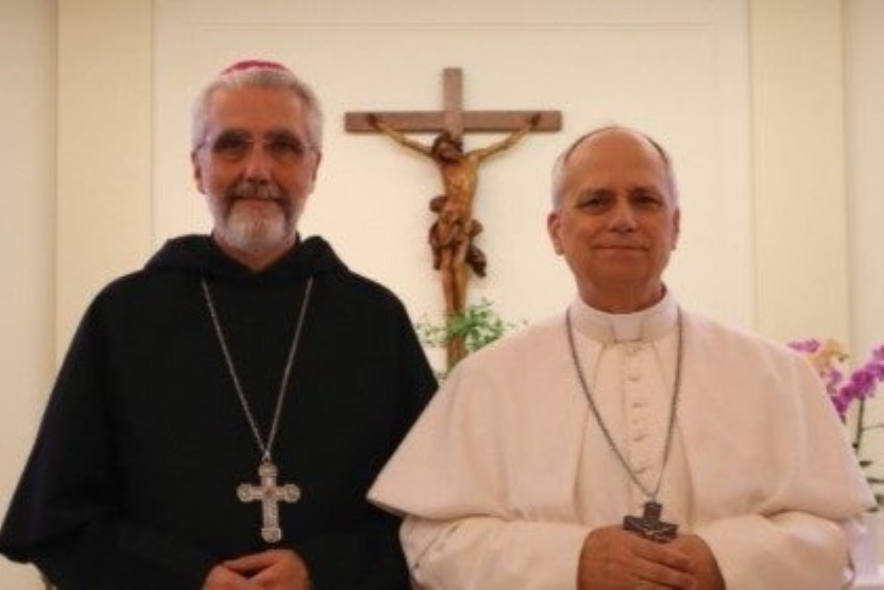 El papa León XIV junto a monseñor Luis Marín de San Martín. Foto: L’Osservatore Romano