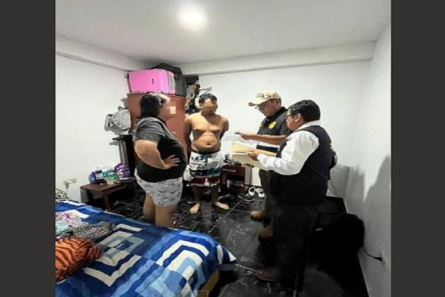 “Los Bad Money” eran encabezados por Carmen Rosa Arenas Ramírez, alias “Gata”, de nacionalidad peruana, quien actuaba junto a su pareja, un expolicía, y sus tres hijos.
