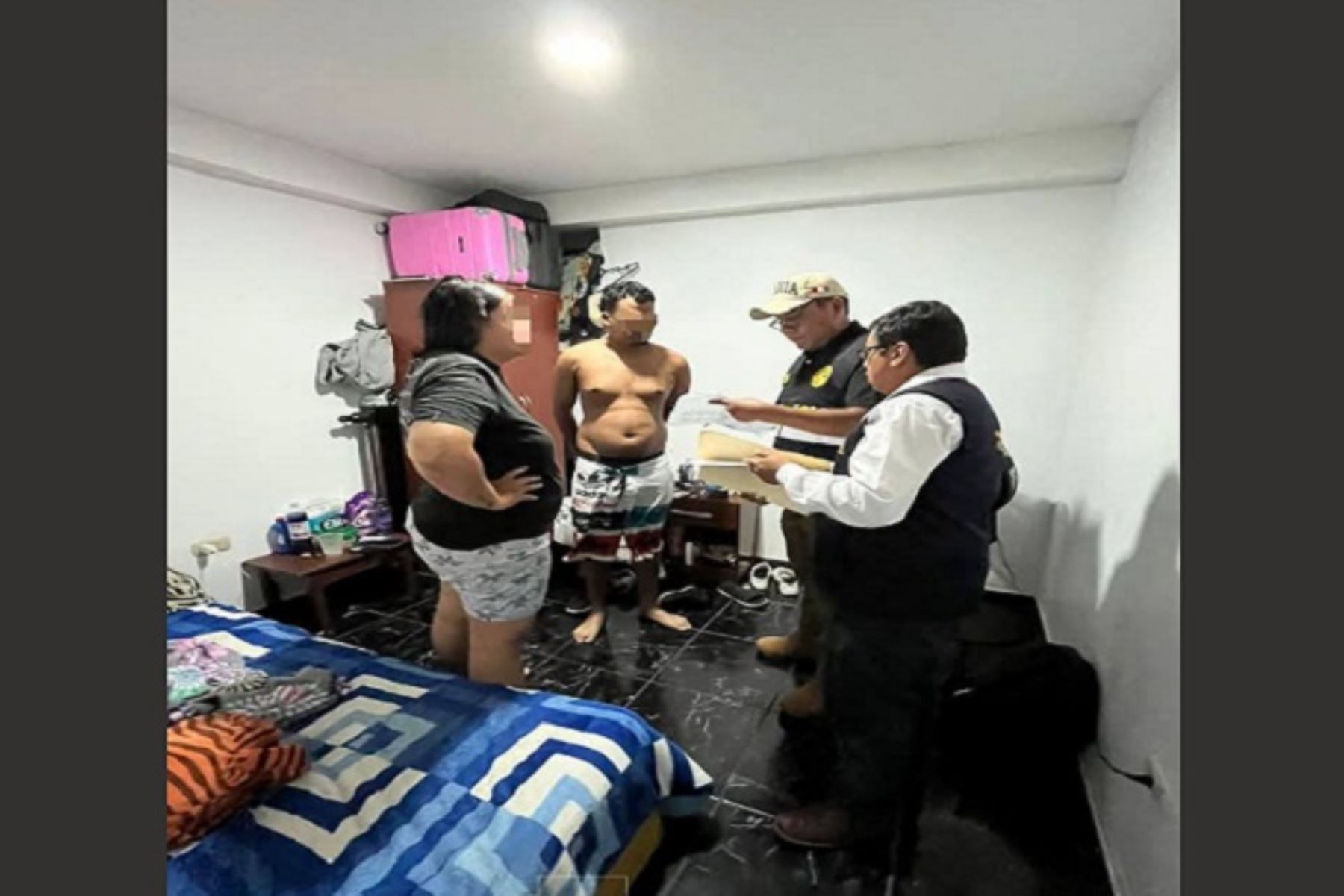 “Los Bad Money” eran encabezados por Carmen Rosa Arenas Ramírez, alias “Gata”, de nacionalidad peruana, quien actuaba junto a su pareja, un expolicía, y sus tres hijos.