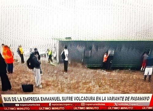 Bus interprovincial se vuelca en variante de Pasamayo. Captura TV