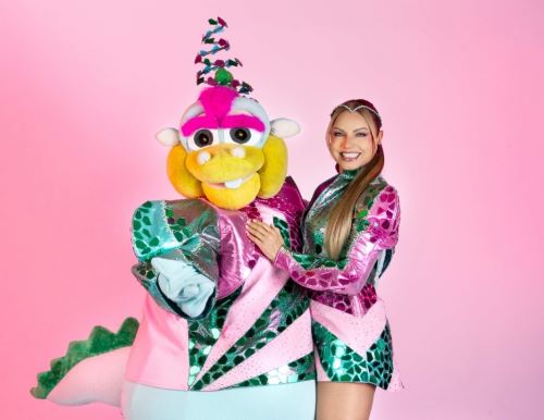 Karina y Timoteo regresa con "¡Como en la tele!".