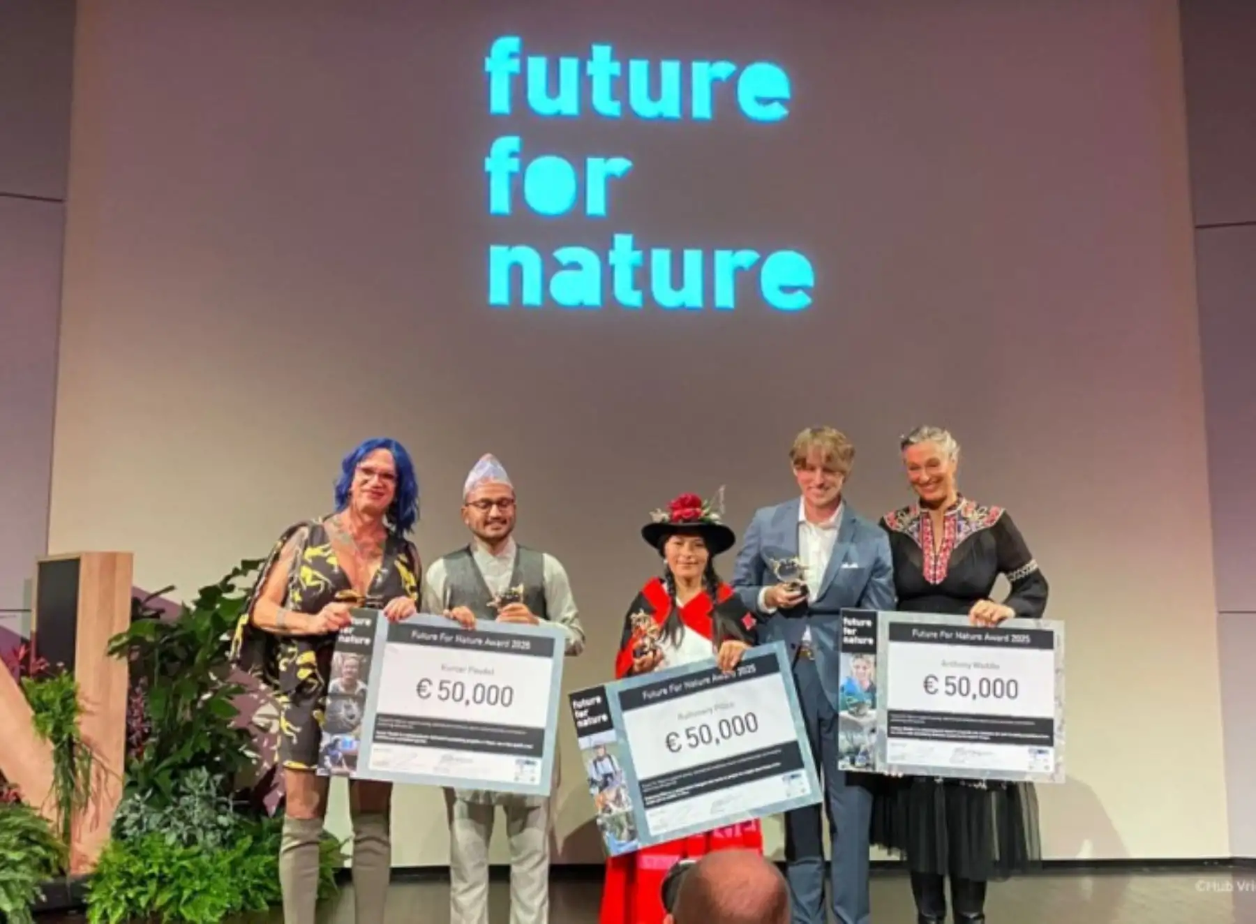 La bióloga y conservacionista cusqueña Ruthmery Pillco Huarcaya ganó el premio Future For Nature Award 2025 por su trabajo para la protección del oso de anteojos. Foto: ANDINA/difusión.