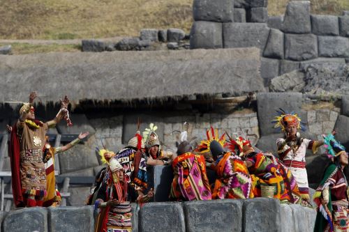 El Inti Raymi es el acto central por el mes jubilar de Cusco. Su escenificación concita el interés de los turistas. ANDINA/Percy Hurtado Santillán