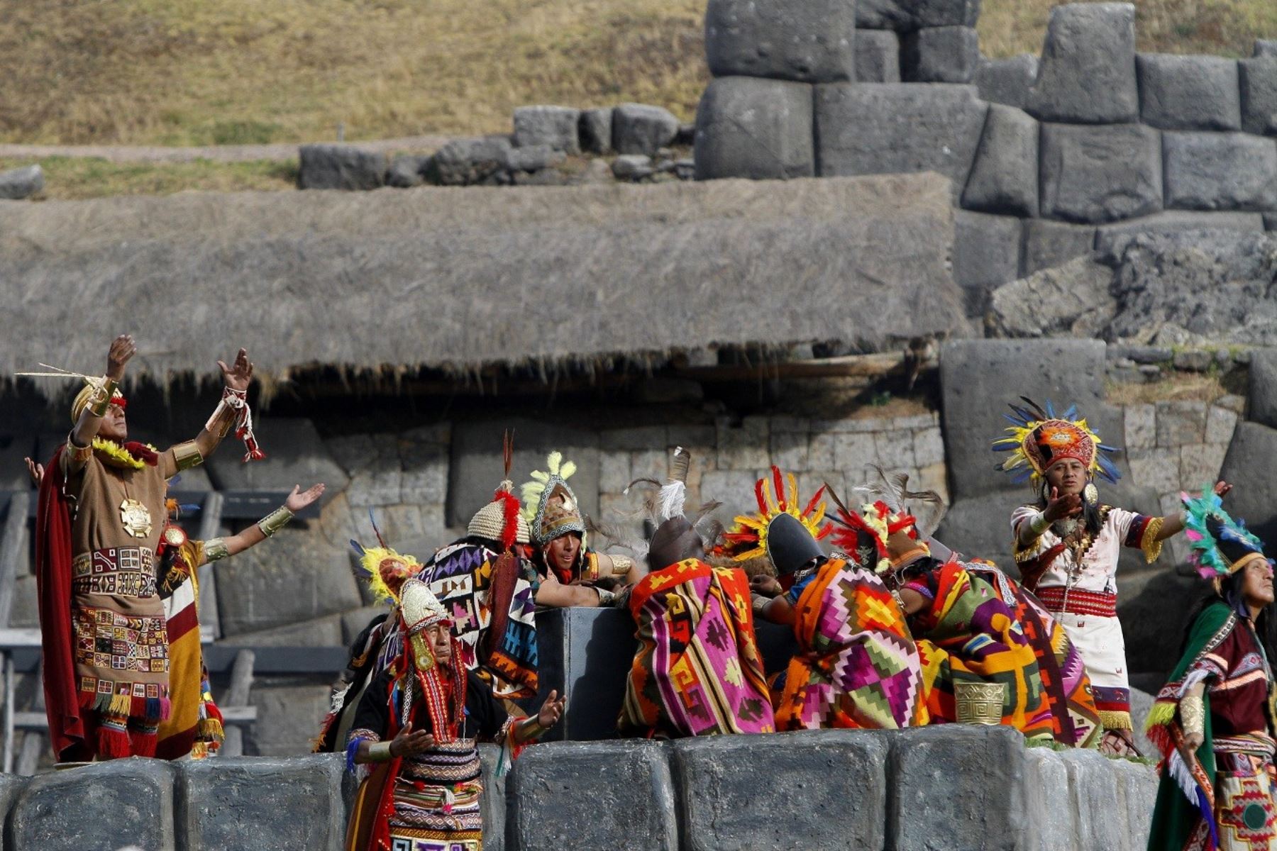 El Inti Raymi es el acto central por el mes jubilar de Cusco. Su escenificación concita el interés de los turistas. ANDINA/Percy Hurtado Santillán