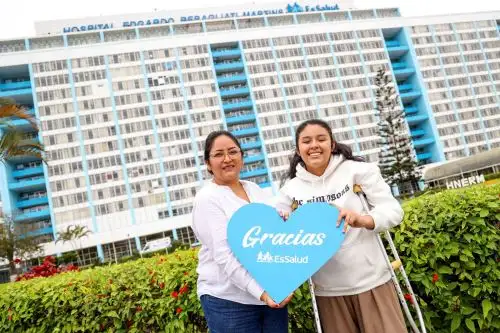 Niña tacneña fue diagnosticada con una lesión tumoral que impedía que su extremidad se desarrolle. Los especialistas de EsSalud revirtieron esta situación. Foto: ANDINA/Difusión