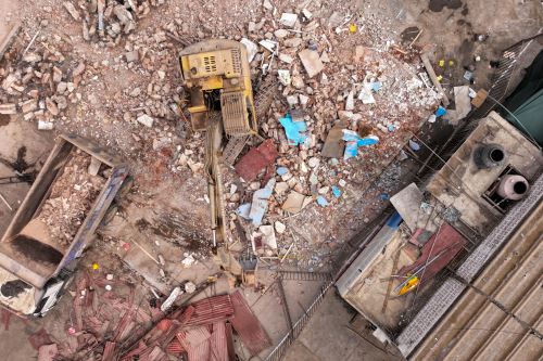Chorrillos: inicia demolición de edificaciones ilegales en playa Pescadores