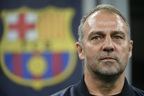 Hansi Flick seguirá en el banquillo del Barcelona hasta junio 2027