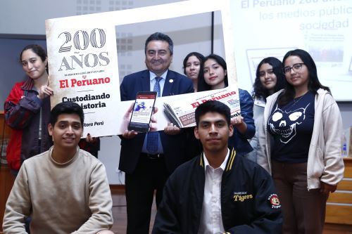 Estudiantes de la Universidad Nacional de Trujillo asistieron al conversatorio "El Peruano 200 años: el papel de los medios públicos en la sociedad"