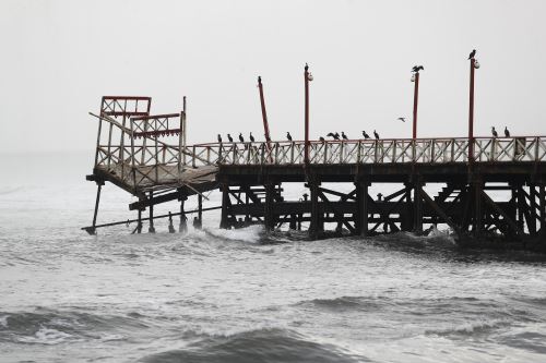 Trujillo: colapsa parte del histórico muelle de Huanchaco
