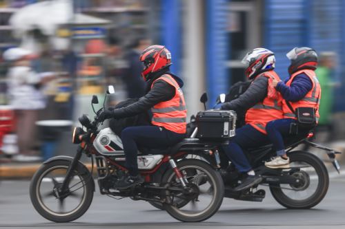 Desde hoy es obligatorio el uso del casco y chaleco retroreflectante para motociclistas de Lima y Callao