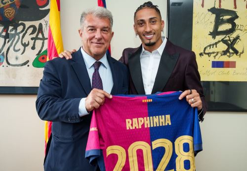 Raphinha  seguirá en el Barcelona por tres años más
