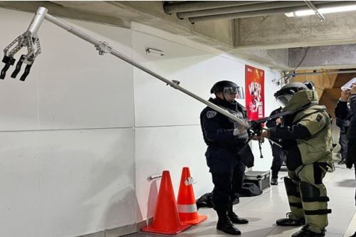 ATU y UDEX realizaron simulacro de desactivación de explosivo en estación Central del Metropolitano. Foto: Difusión