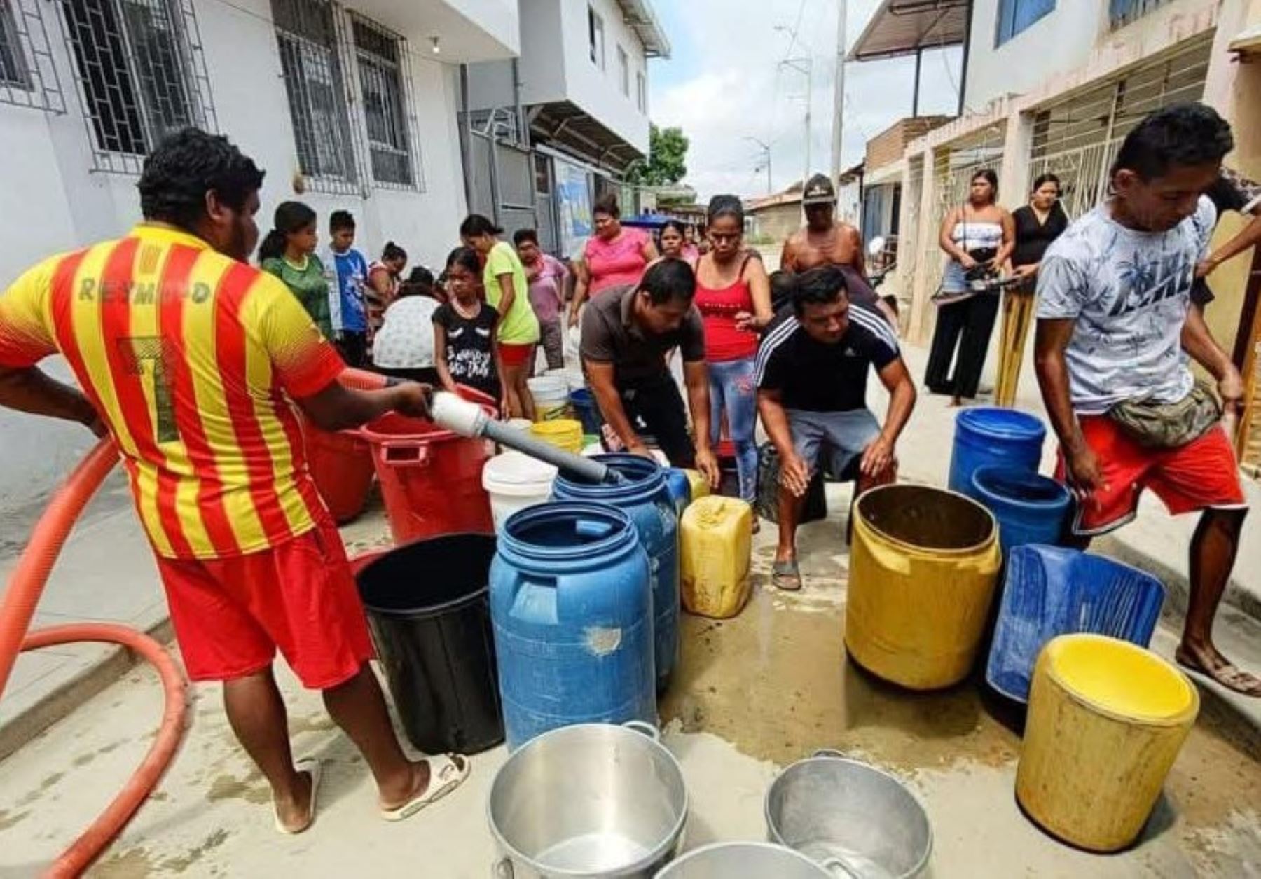 Diversos sectores de Tumbes se ven afectados por el corte del servicio de agua potable. ANDINA/Difusión