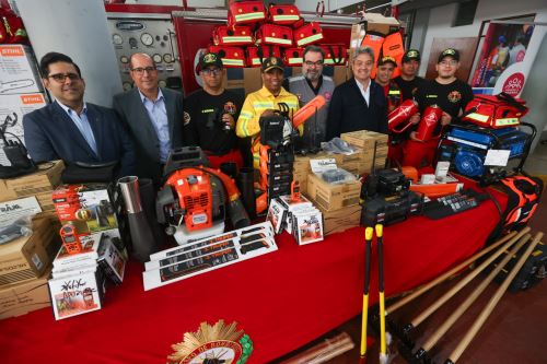 Bomberos forestales recibieron equipos especializados para sus labores valorizados en más de cien mil dólares
