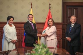 Presidenta Dina Boluarte junto a su homólogo de Ecuador, Daniel Noboa. Foto: ANDINA/Difusión