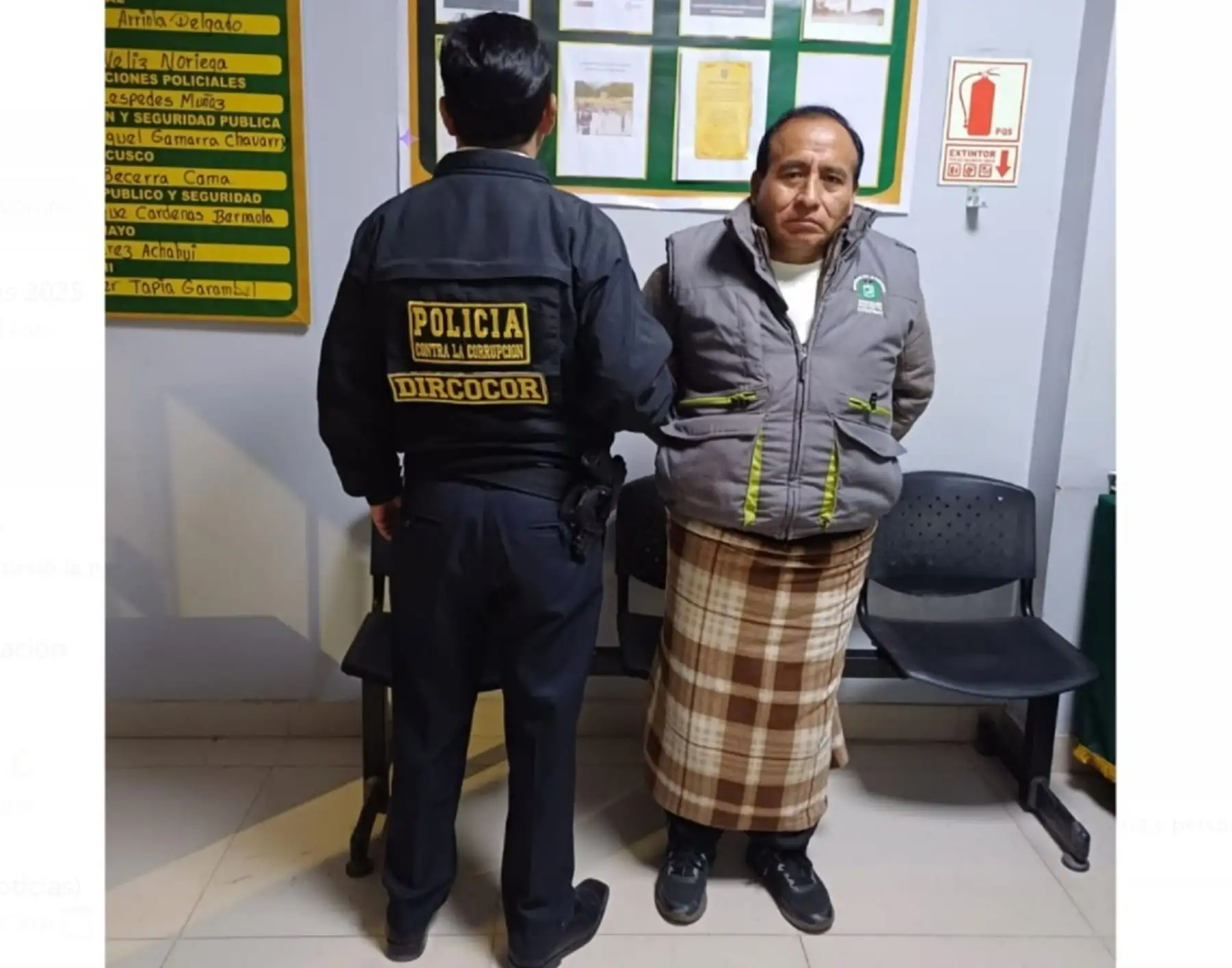 El alcalde del distrito de Pomacanchi, Feliciano Fuentes Quispe, fue detenido durante cosecha de papa en su chacra. El burgomaestre es investigado por el presunto delito de peculado. ANDINA/Difusión