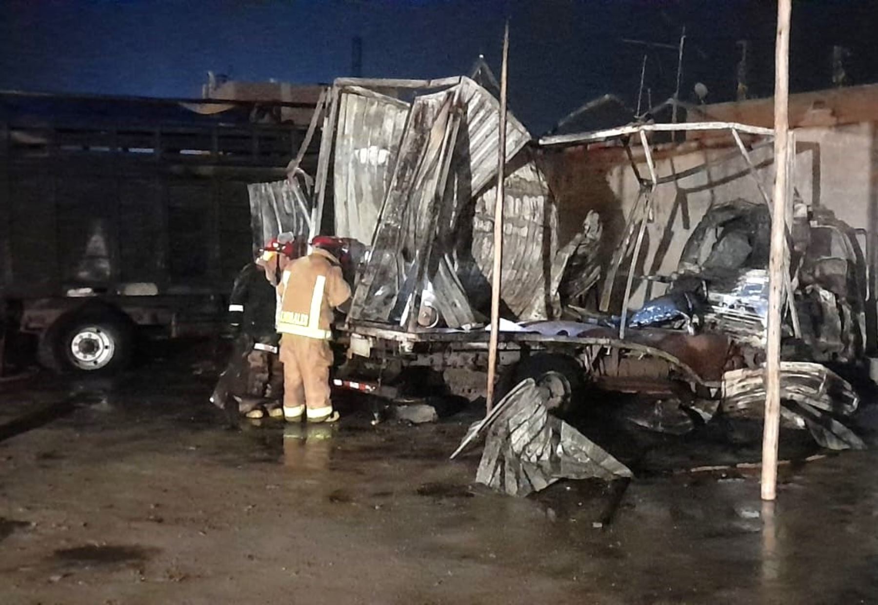 Accidente en Variante de Pasamayo: choque múltiple protagonizado por diez vehículos, dejó anoche alrededor de 20 personas heridas. ANDINA/Difusión