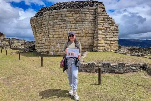 La trujillana Cinthya Mijahuanca fue la visitando 100,000 de Kuélap, una imponente edificación de piedra protegida por una muralla de hasta 20 metros. Foto: Mincul