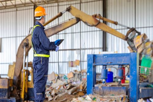 Recicladores deben realizar su trabajo con adecuados equipos de protección personal. Cortesía Sunafil