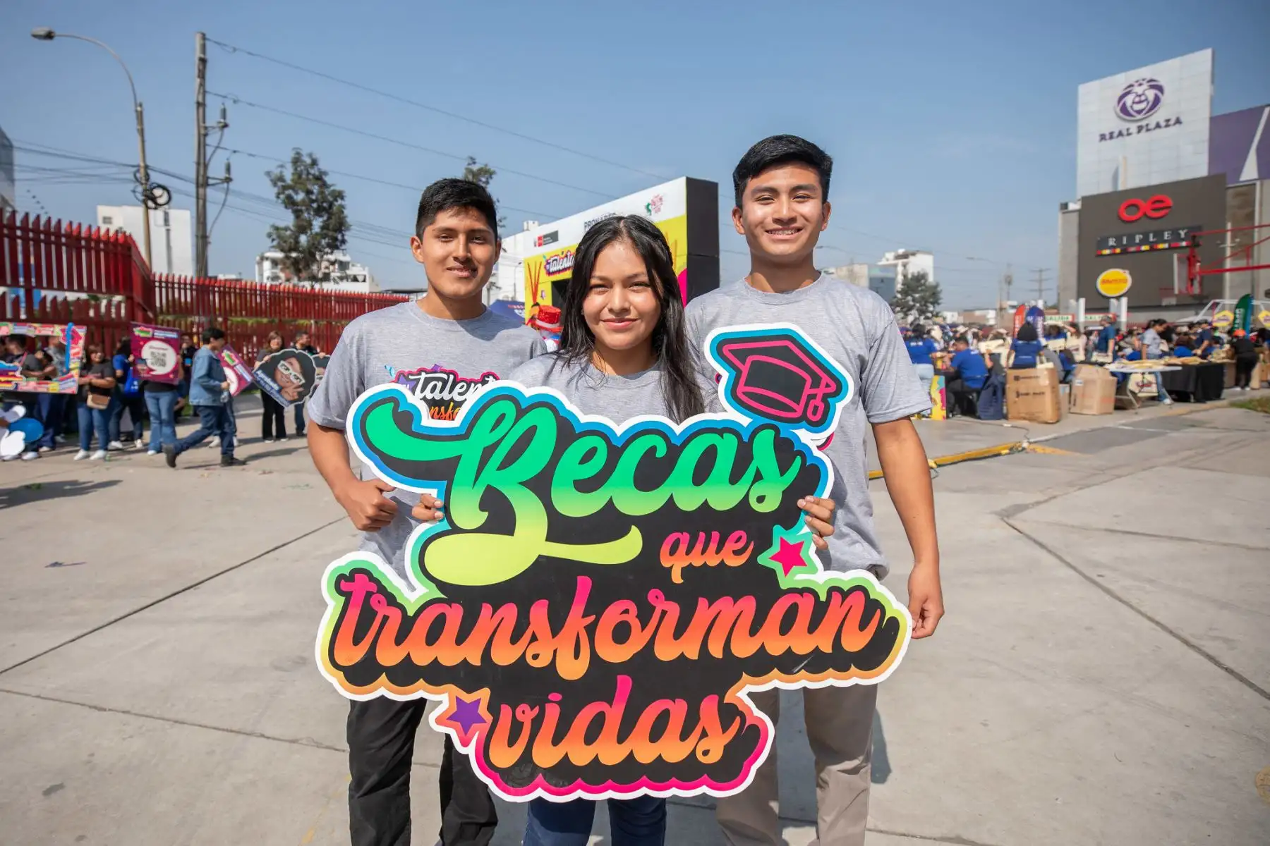 Inversión en becas crece 28 %, reafirmando compromiso del Gobierno con la educación superior y el desarrollo. Foto: Minedu