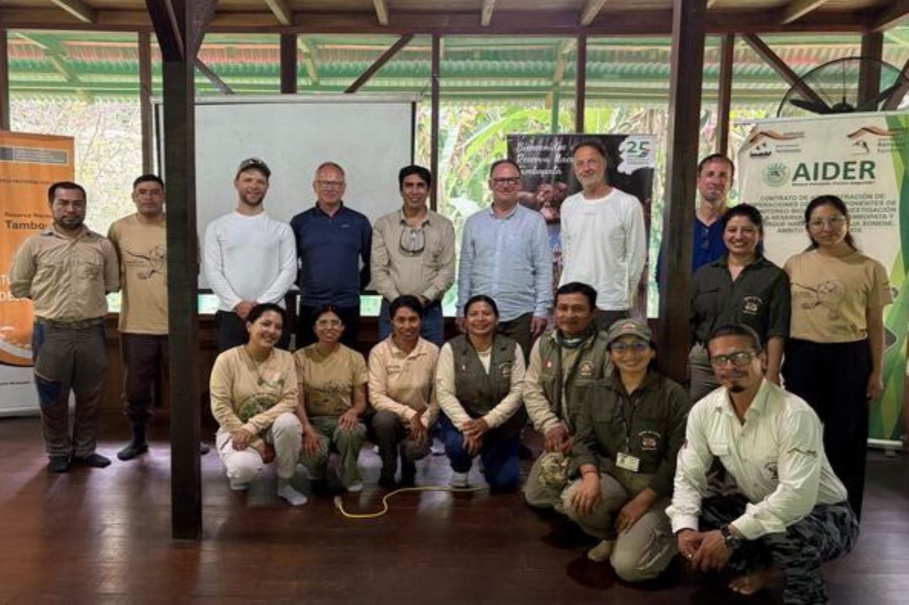 Una delegación de alto nivel de KfW efectuó una visita técnica a la reserva nacional Tambopata. Foto: Sernanp